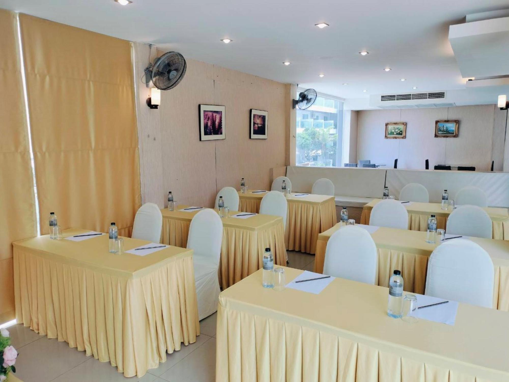 Dragon Beach Resort , Jomtien Beach Pattaya Exterior foto